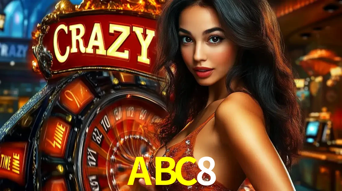 Mulher glamourosa olhando para a câmera com a roda vermelha do Crazy Time ao fundo em um ambiente de cassino, destacando a emoção dos jogos ao vivo no ABC8.